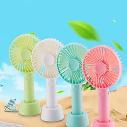 Quạt Mini Cầm Tay Tích Điện 3 Tốc Độ Gió, có đế để bàn (Giao màu ngẫu nhiên)