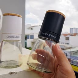 Lọ xay tiêu cầm tay Lock&Lock CKO115 140ml  -  Hàng chính hãng - Lọ bằng thủy tinh, lưỡi dao bằng sứ xay nhuyễn tốt, nắp bằng gỗ sồi, tiện dụng, dễ sử dụng