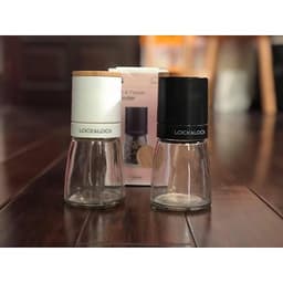 Lọ xay tiêu cầm tay Lock&Lock CKO115 140ml  -  Hàng chính hãng - Lọ bằng thủy tinh, lưỡi dao bằng sứ xay nhuyễn tốt, nắp bằng gỗ sồi, tiện dụng, dễ sử dụng
