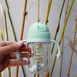 Bình tập uống nước cho bé Lock&Lock 240ml 350ml - Hàng chính hãng, chất liệu nhựa Tritan, có ống hút, có quai cầm, chống sặc, họa tiết ngẫu nhiên
