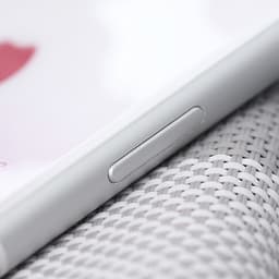 Điện Thoại iPhone XR 64GB - Hàng Chính Hãng VN/A