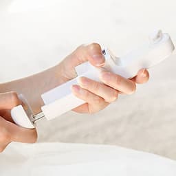 Quạt mini cầm tay kiêm pin sạc dự phòng và kẹp điện thoại 3 trong 1 nhỏ gọn tiện lợi dung lượng 1200mAh thiết kế mặt LED điện tử