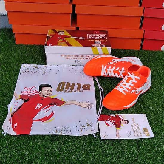 Giày đá bóng chính hãng Kamito Quang Hải QH19 Premium Pack