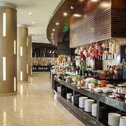 [Combo Tết Âm Lịch] 3N2Đ Vinpearl Nha Trang Bay Resort 5* + Vé Máy Bay Vietnam Airlines Từ HCM, Buffet Sáng, Vui Chơi Không Giới Hạn VinWonders Dành Cho 01 Người, Khởi Hành Mùng 1, 2, 4