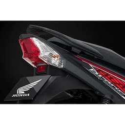 Xe Honda Blade 2018 - Phanh Cơ, Vành Nan Hoa