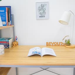 Bàn Làm Việc BEYOURs Neuly Table Gỗ Chân Sắt Phối Kệ Sách Đa Năng