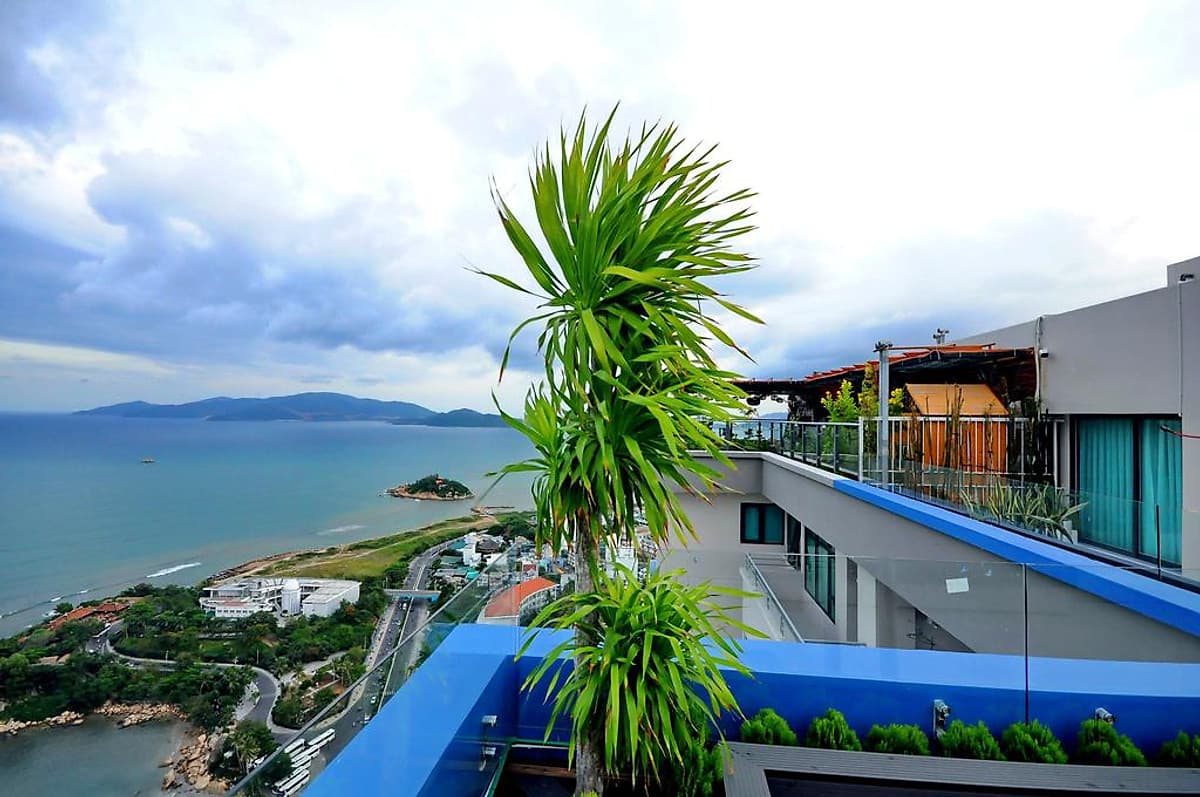 Anrizon Hotel Nha Trang 4* - Tặng 1 suất Set Menu Hải sản+Tôm hùm cho 2 người khi đặt 02 đêm trở lên
