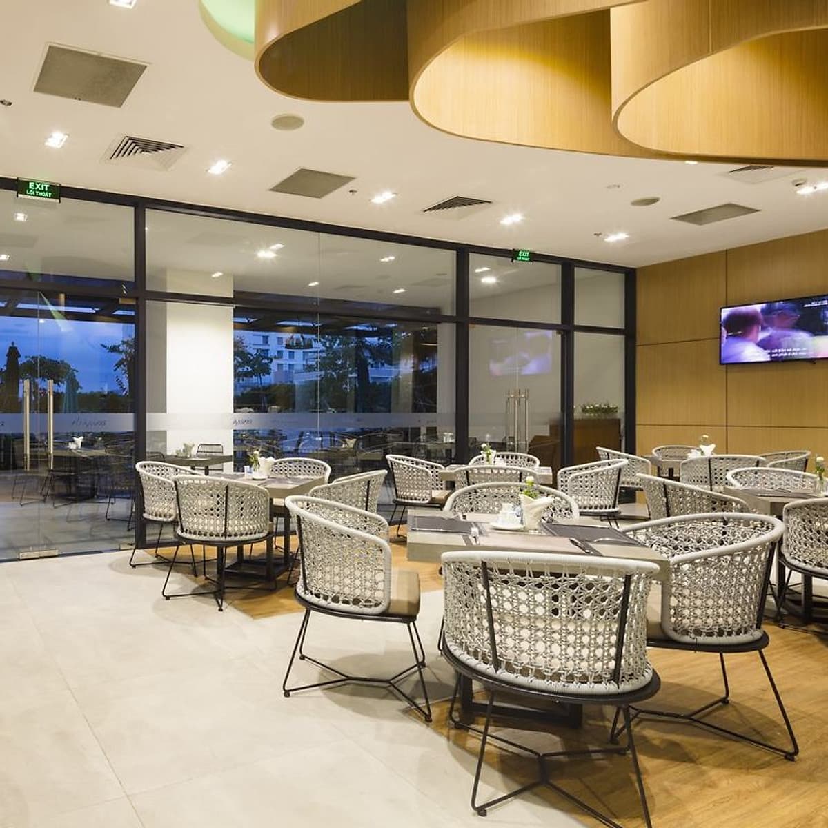 Ariyana SmartCondotel 5* Nha Trang - Gói 3N2Đ Dành Cho 02 Người, Bữa Sáng, Hồ Bơi, Gần Biển, Đón Sân Bay