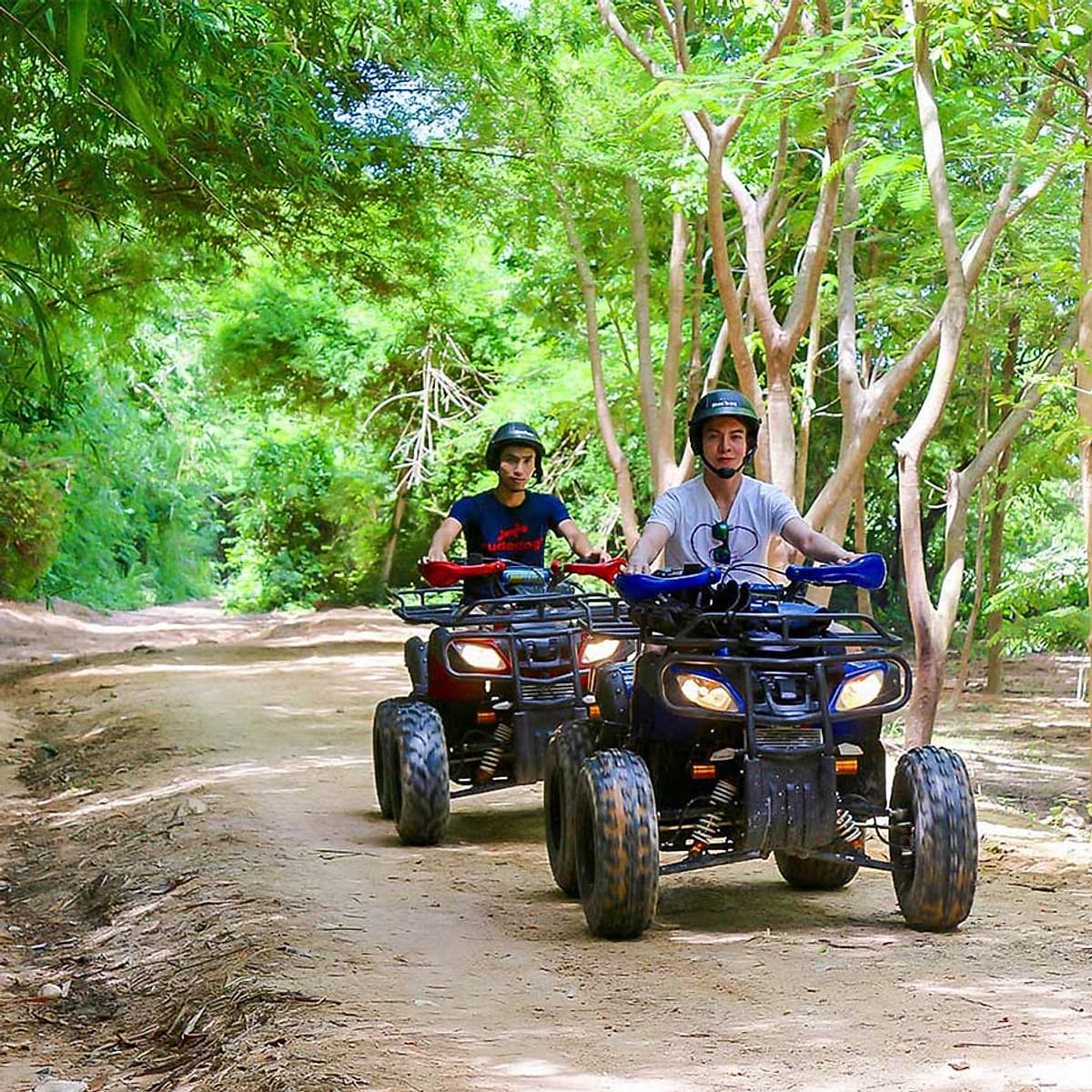 Vé Tham Quan Làng Voi Pattaya, Thái Lan - Một Giờ Trekking Cùng Voi (16:00 - 17:00)