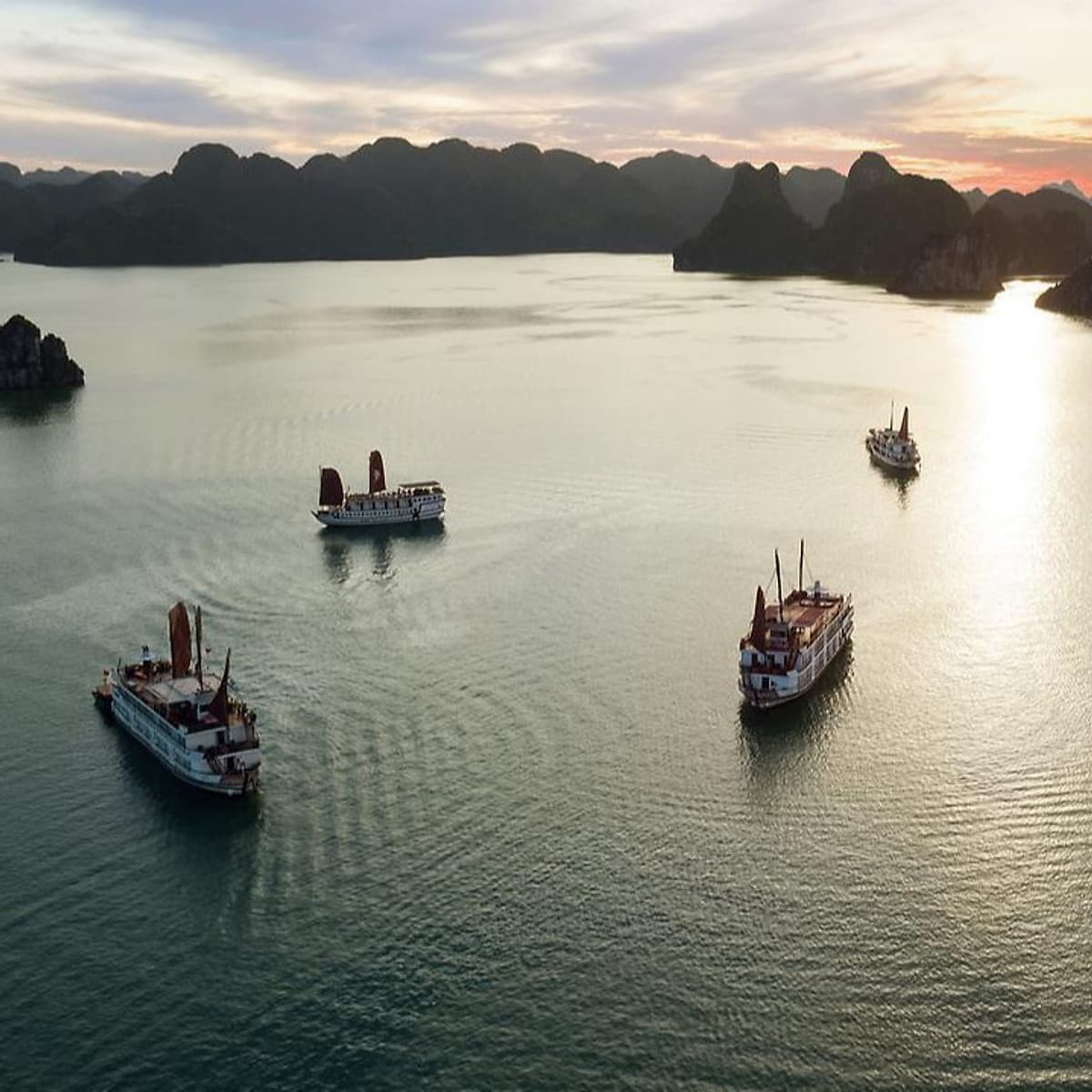 Tour 5N4Đ Hà Nội - Bái Đính - Tràng An - Hạ Long - Yên Tử - Chùa Hương - Show Múa Rối Nước, Khách Sạn 3 Sao, Đón Tiễn Sân Bay Nội Bài, Khởi Hành Thứ 5 Hàng Tuần