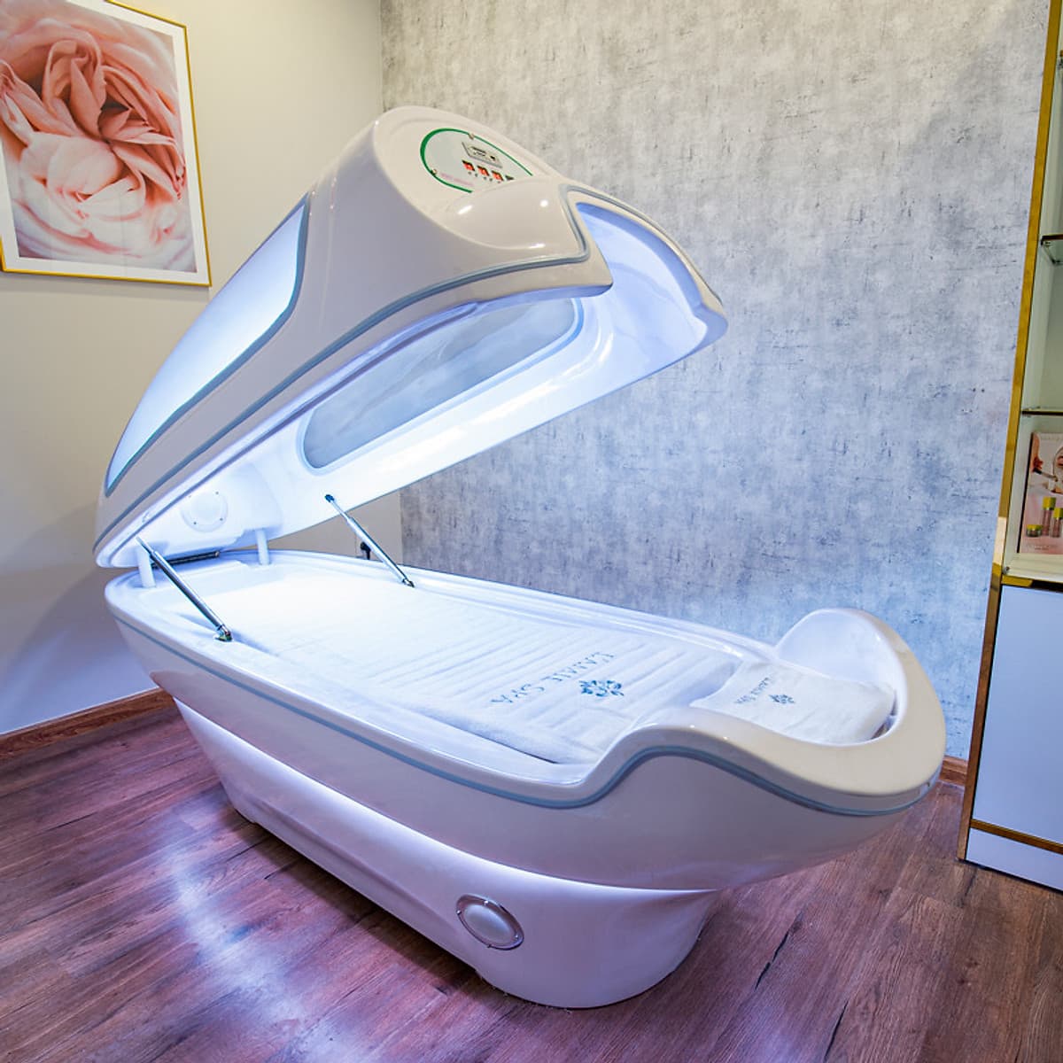 Combo Chăm Sóc Da Chuyên Sâu Với Liệu Trình Điện Di Vitamin C + Massage Đầu Cổ Vai Tại L’amie Spa