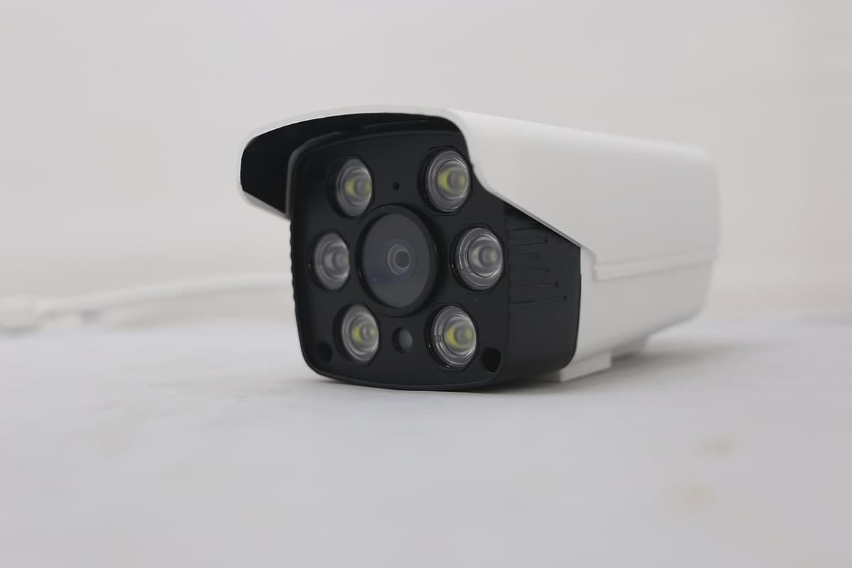 Camera Yoosee Ngoài Trời 6 Đèn 1.0Mpx - Hàng nhập khẩu