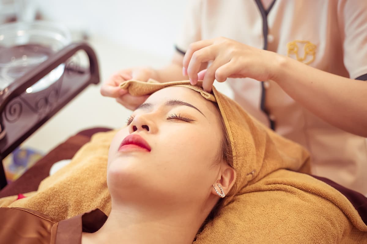 Dolly Beauty - PROFESSIONAL TREATMENT - CHĂM SÓC DA MẶT CHUYÊN SÂU