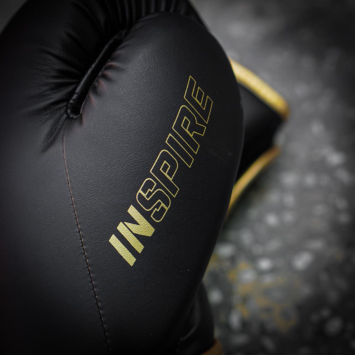 Găng tay Boxing Saigon Inspire - Black/Gold