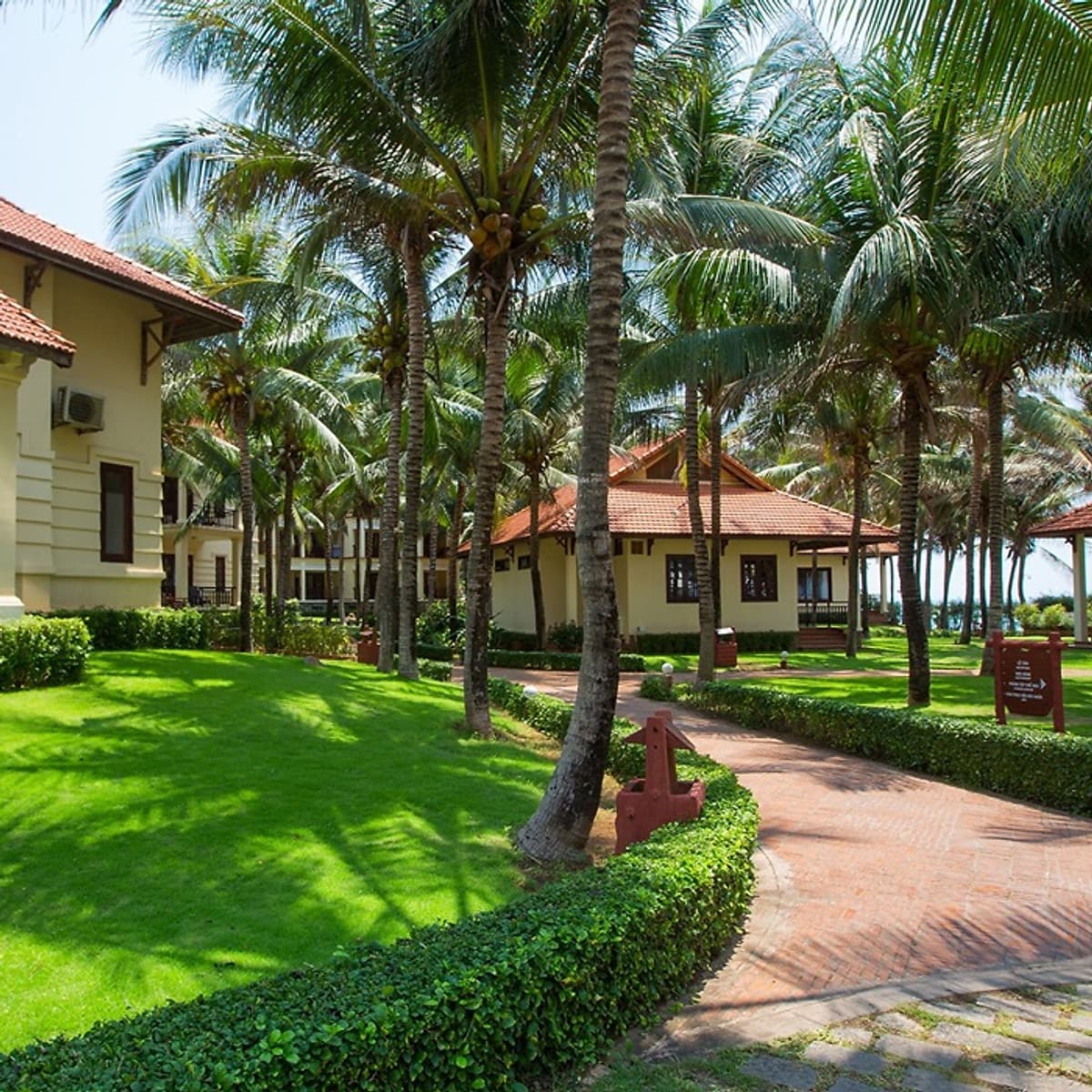 [2021] Golden Coast Resort & Spa 4* Phan Thiết - Gói Ăn 03 Bữa, Hồ Bơi, Bãi Biển Riêng, Gần Kê Gà, Nhiều Ưu Đãi Hấp Dẫn