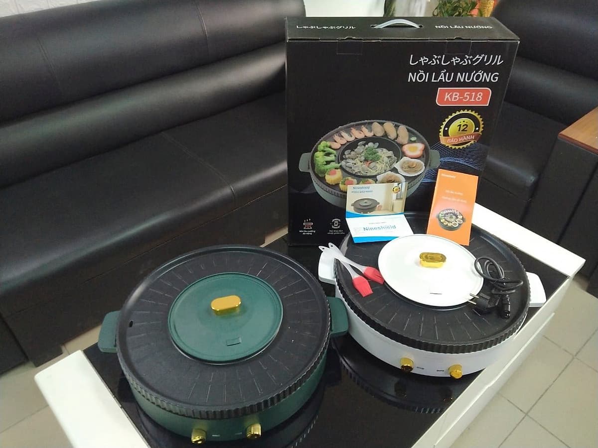 Nồi Lẩu Điện,Nồi Lẩu Nướng 1350W Đa Năng KB-518 Điều Khiển 2 Núm Xoay Tách Biệt Siêu Tiết Kiệm Điện Cho Gia Đình 5-7 Người (Giao Màu Ngẫu Nhiên)