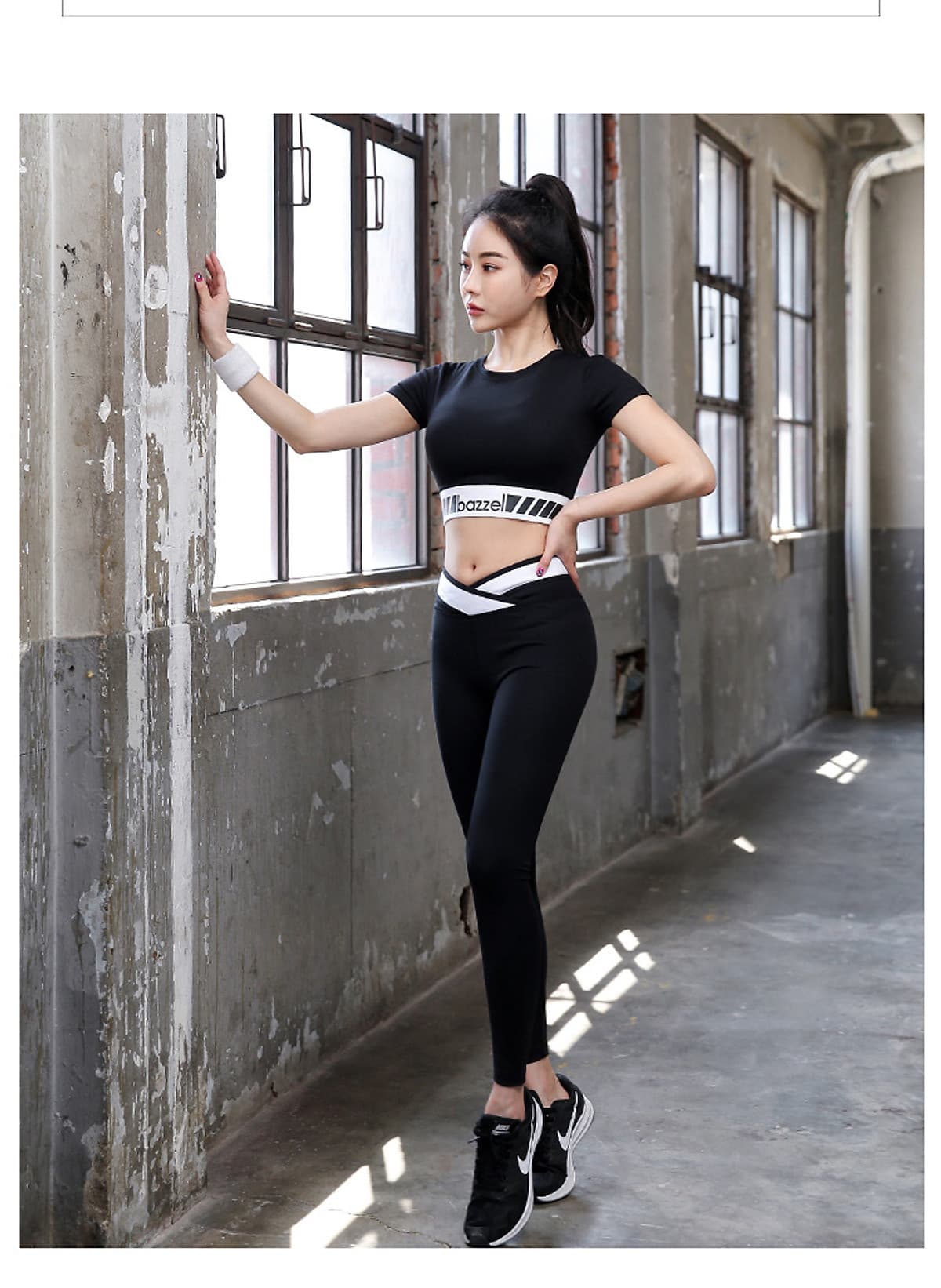 Set Bộ Quần Áo Tập Yoga Gym Thể Thao Nữ, Hàng Đẹp Cao Cấp, Thiết Kế Mới Nhất, Áo Croptop, Quần Cạp Cao, Vải Co Dãn 4 Chiều, 2 Màu Đen - Tím, Mã HK10