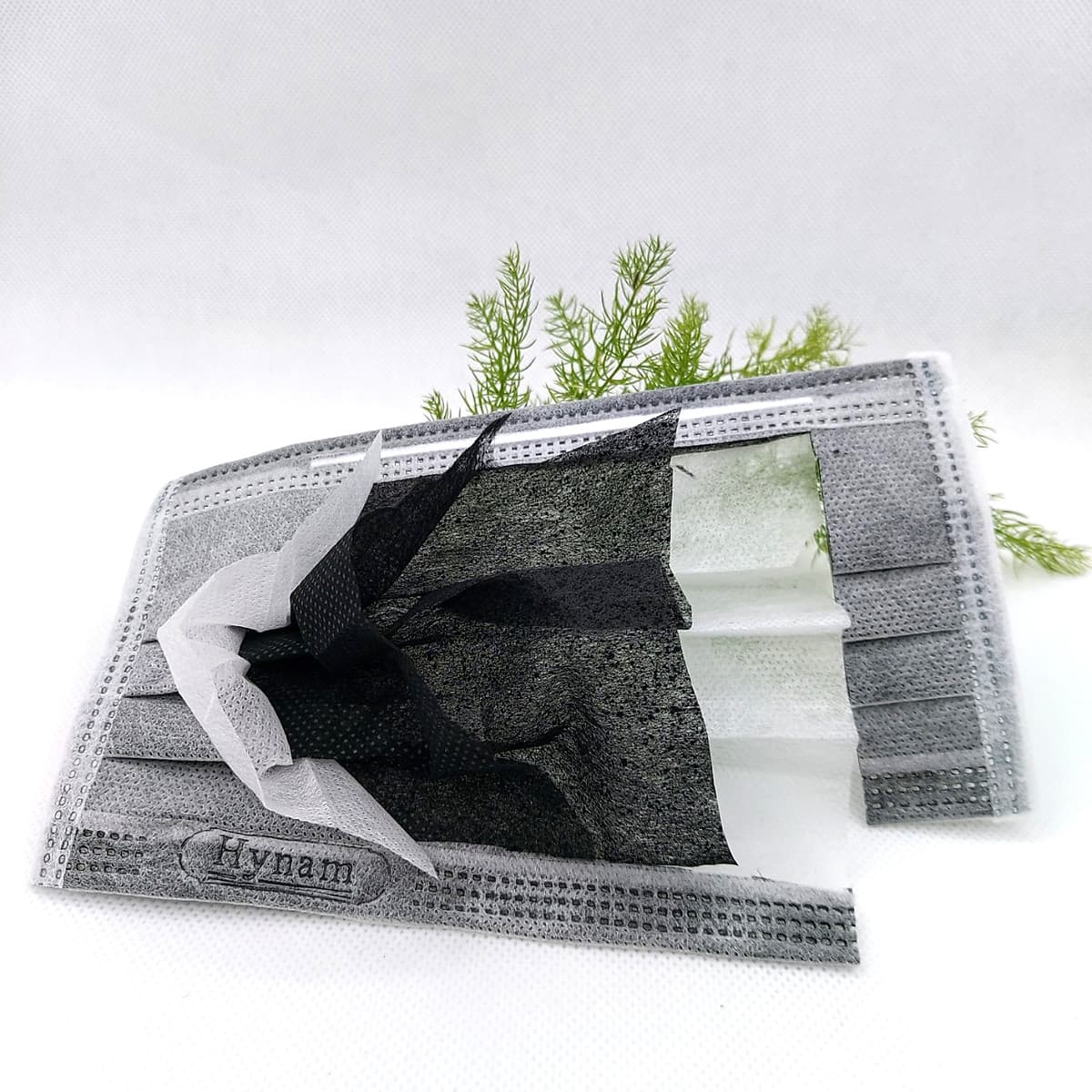 Khẩu trang y tế 4 lớp Hynam - Than hoạt tính - (50 cái/ hộp)