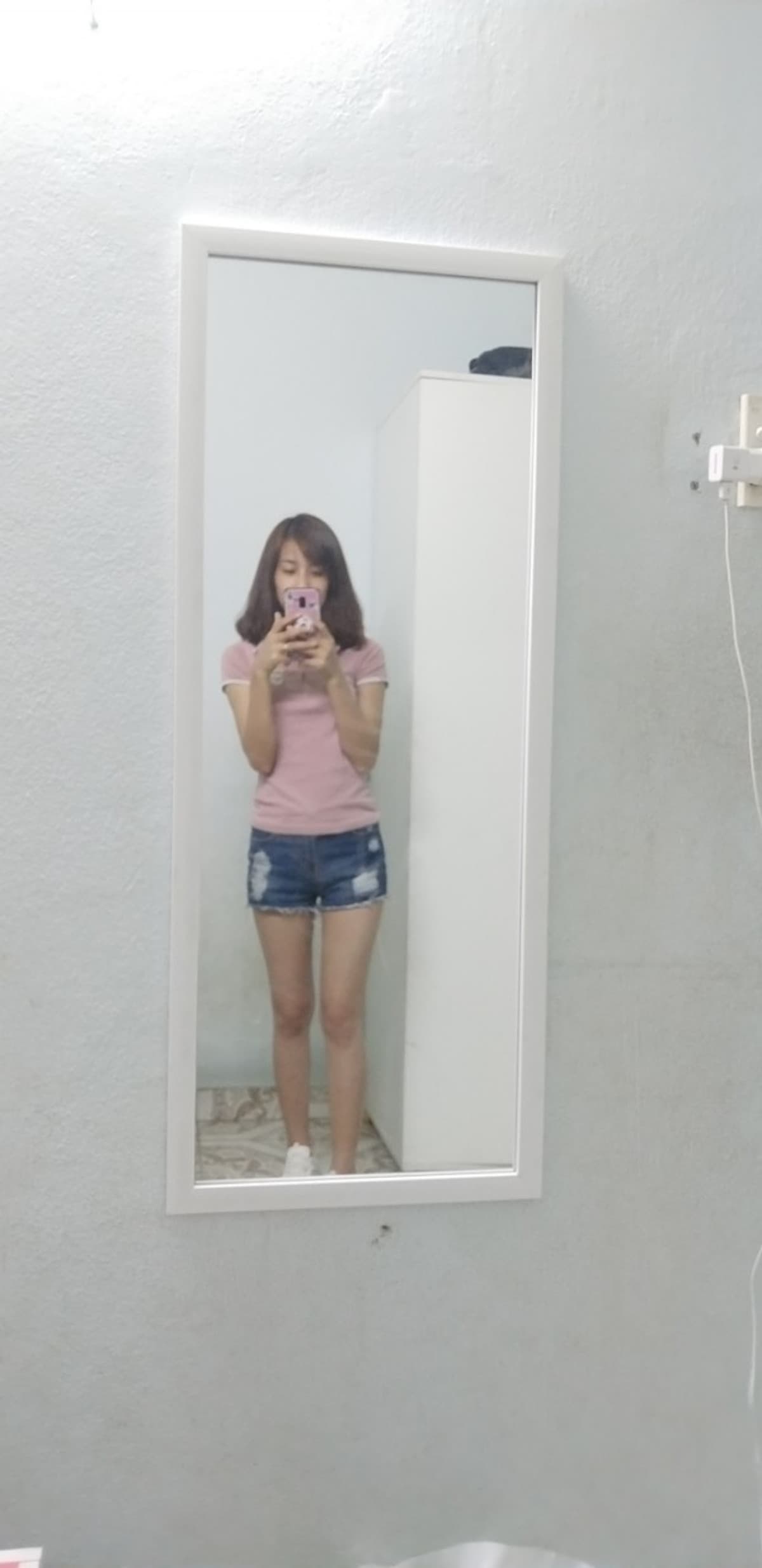 gương soi toàn thân treo tường hoặc dựa tường 
