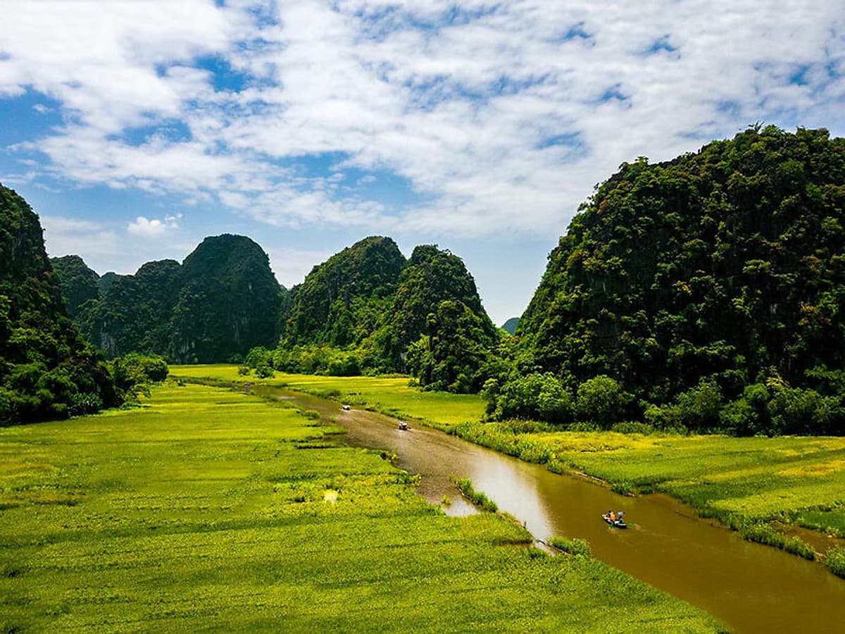 Tour Lễ Hội Hoa Lư - Tam Cốc, Khởi hành hàng ngày từ Hà Nội, ăn Buffet trưa
