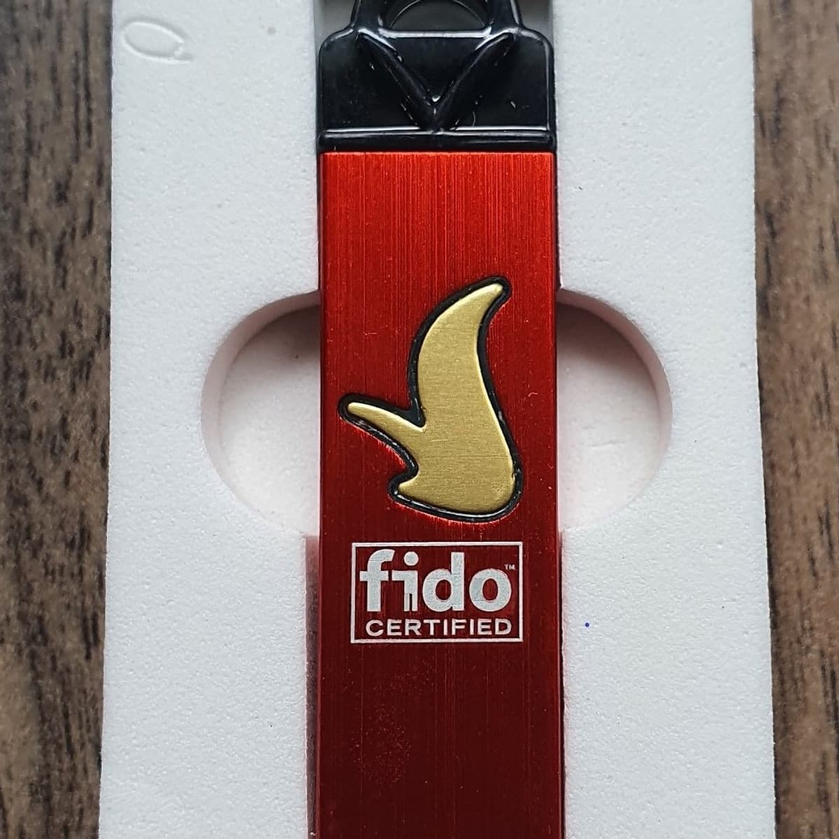 Khóa Xác Thực Mạnh VinCSS FIDO2 Touch 1 (Kết Nối USB Type-A) - Hỗ Trợ Xác Thực An Toàn Không Mật Khẩu, Chuẩn UAF/U2F/FIDO2 - Hàng Chính Hãng 