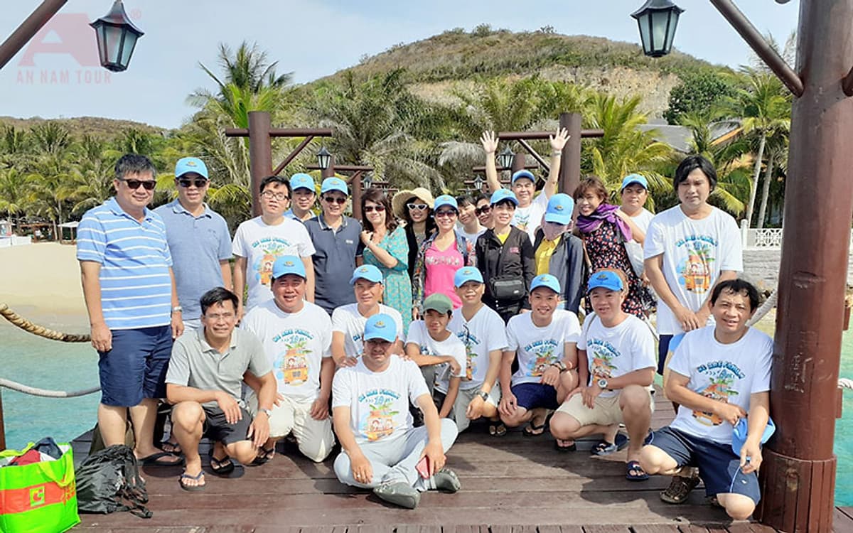 NHA TRANG: Tour Hòn Tằm 1 Ngày Cao Cấp Trải Nghiệm Khu Phức Hợp Tắm Bùn Khoáng Trên Đảo Lớn Nhất Việt Nam | Giá Tour Đã Bao Gồm Xe Đưa Đón Tại Khách Sạn + Canoe Di Chuyển Ra Đảo + Ăn Trưa + Hướng Dẫn Viên