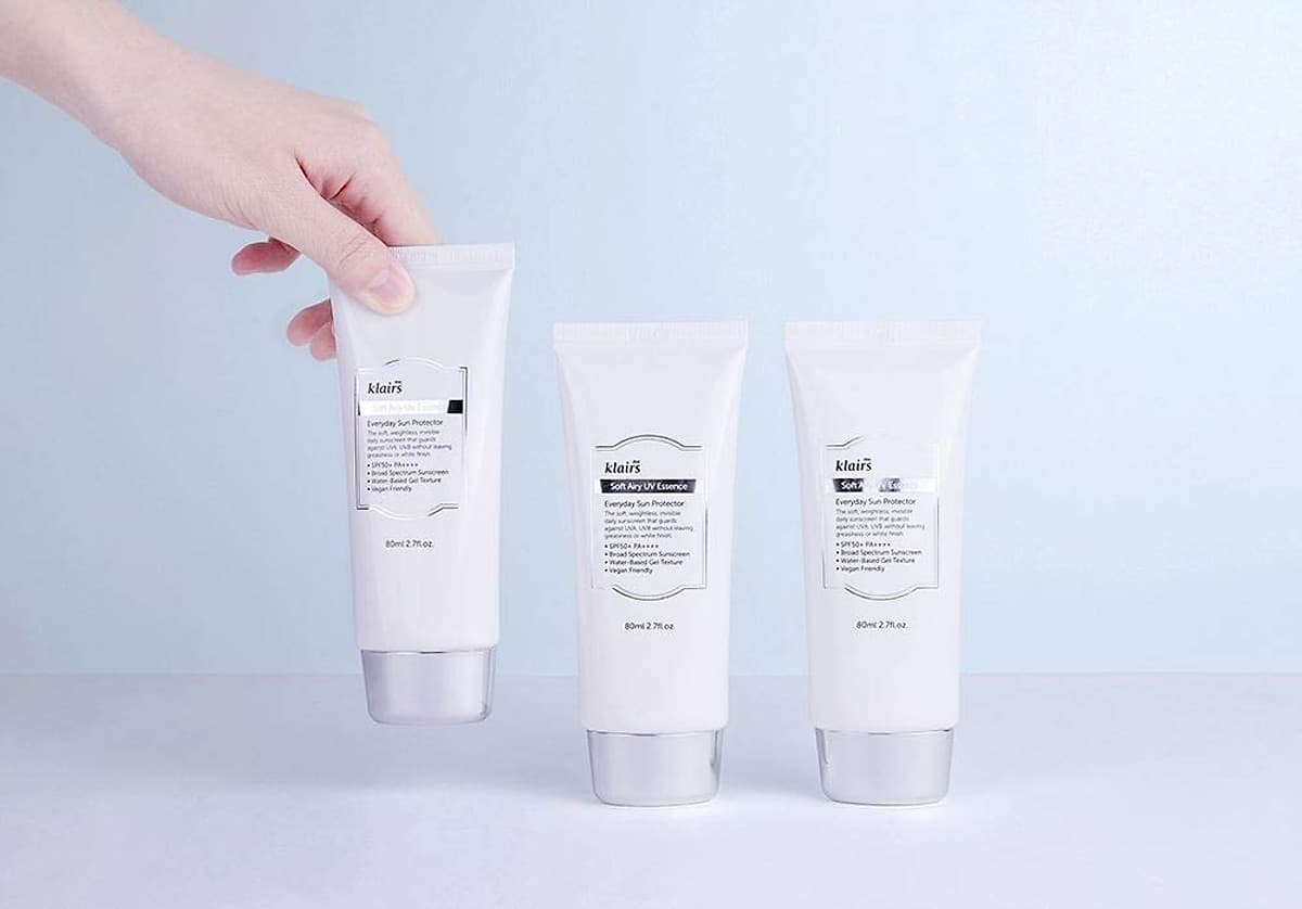 Kem chống nắng làm sáng da, giảm bóng nhờn Klairs Soft Airy UV Essence SPF50/PA++++ 80ml