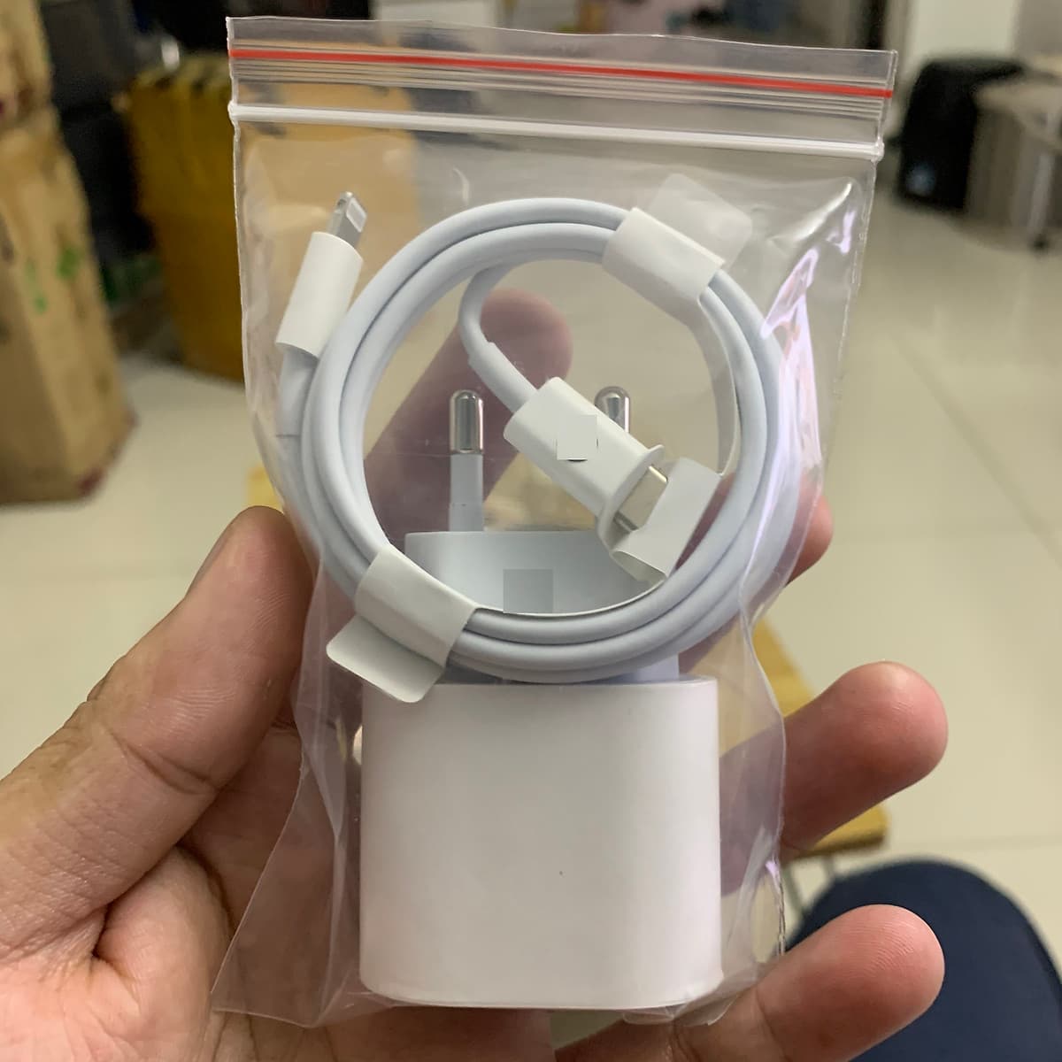 Adapter Củ sạc nhanh Iphone 18W + cáp  dữ liệu Type  C to lightning ( Tặng kèm chọt sim inox)  dùng cho Iphone  8, X,XS,XSmax,11,11 Promax, IPad Pro kiểu chân tròn hàn Quốc tặng que chọt sim (Kèm ảnh thật)