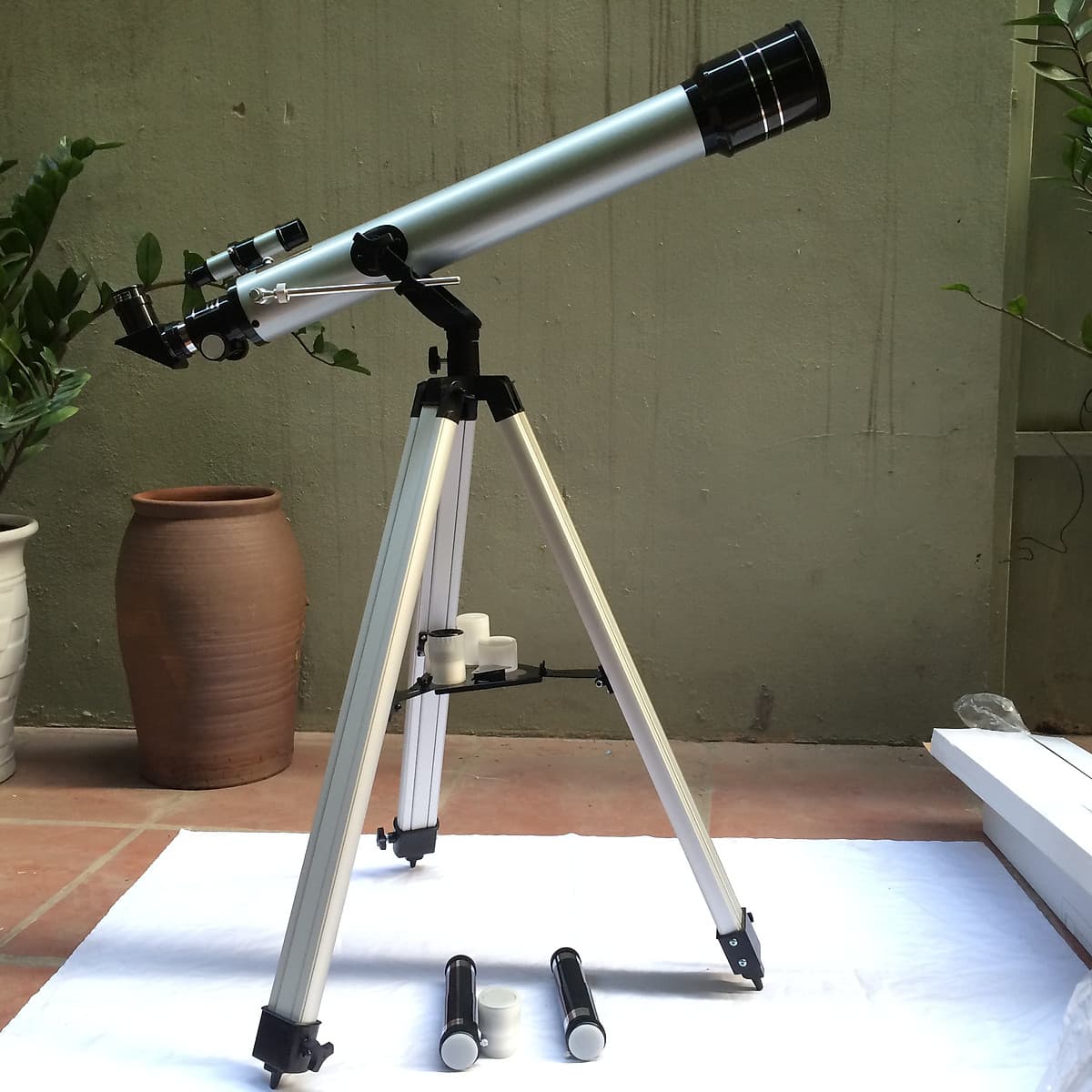 Kính thiên văn học Apollo D70-HÀNG CHÍNH HÃNG