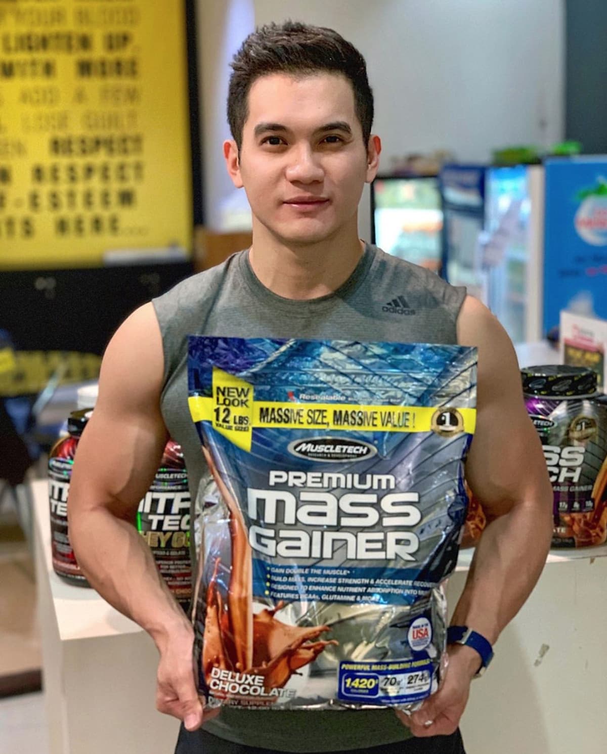 Sữa tăng cân nhanh Premium Mass Gainer 12lbs (5,4kg) - Bao bì mới - Hàng chính hãng Muscletech USA - Kèm quà tặng