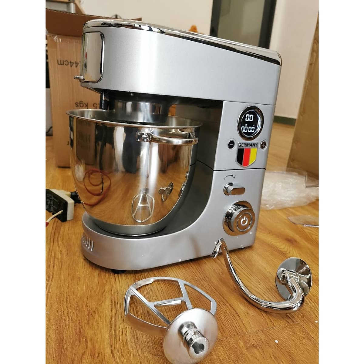 Máy trôn bột đánh bột đánh bột cao cấp nhôm nguyên khối âu 7L CÔNG SUẤT 1500W 