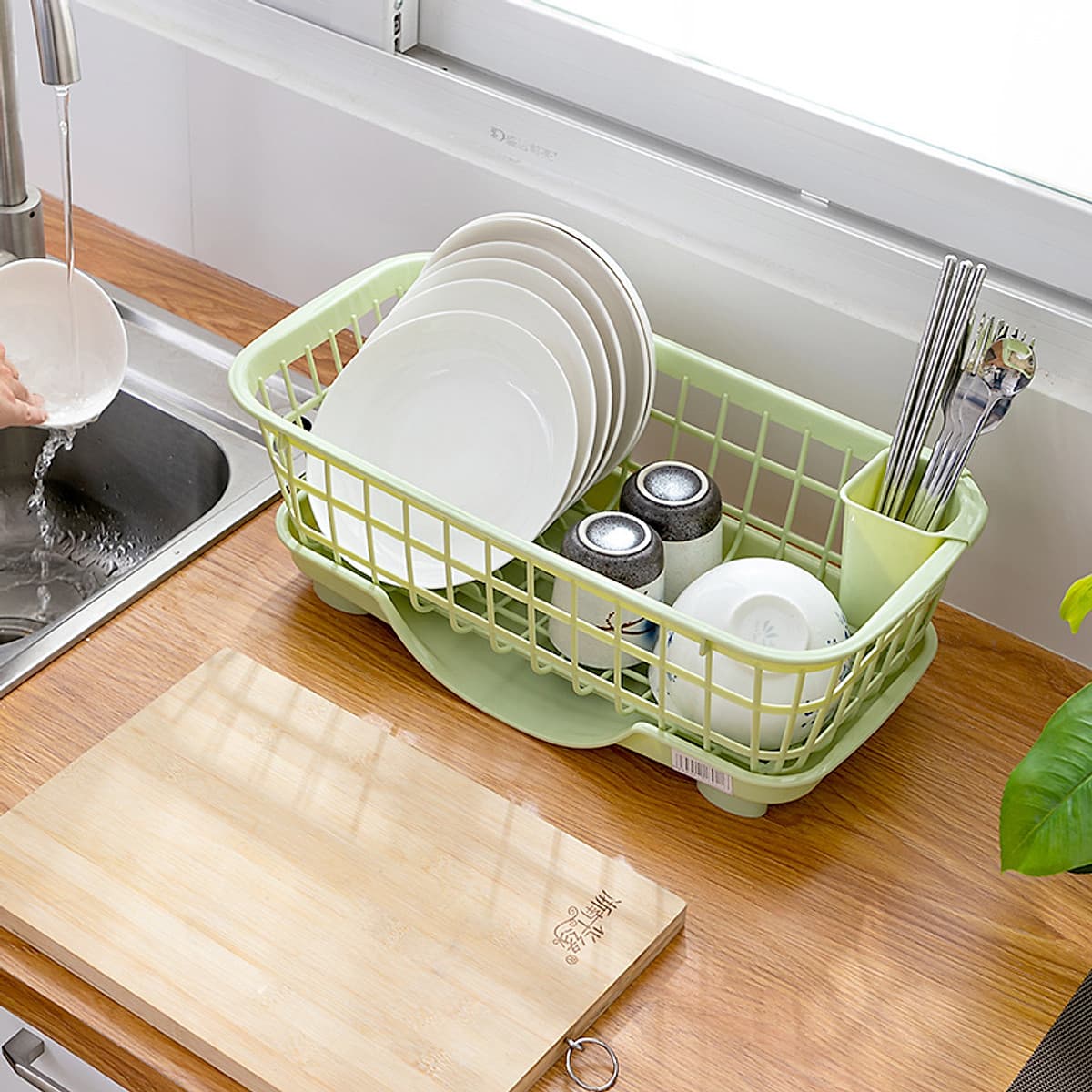 Kệ (rổ) úp chén bát, đĩa và thìa đũa có khay thoát nước khô thoáng, tiện lợi 45X23X13cm - Giao màu ngẫu nhiên