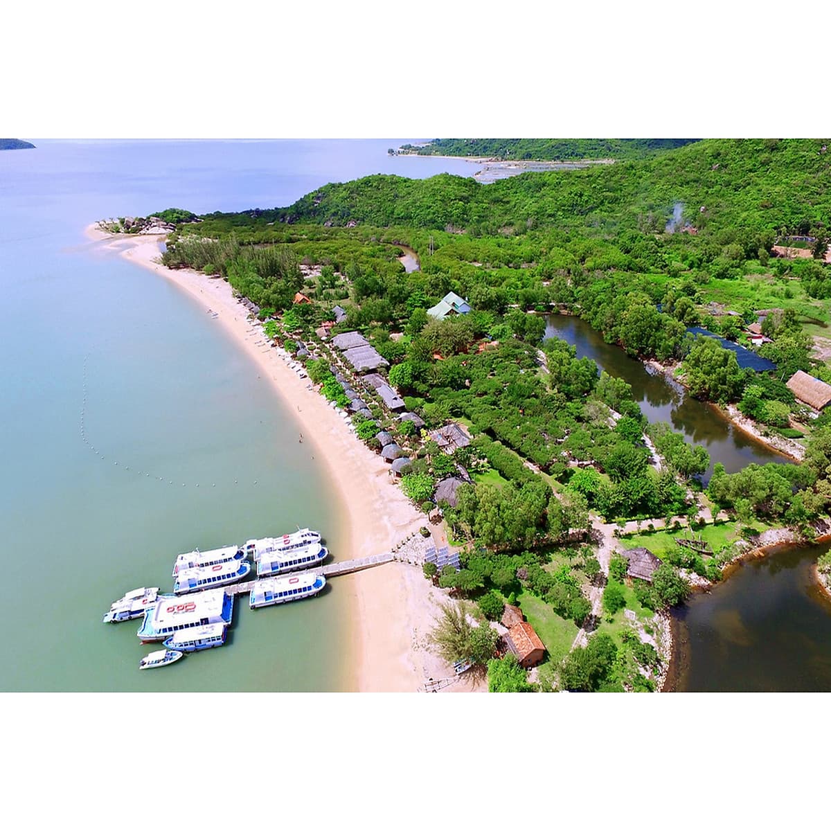 Tour Vịnh Nha Phu 1 Ngày Từ Nha Trang ( Suối Hoa Lan - Đảo Khỉ)