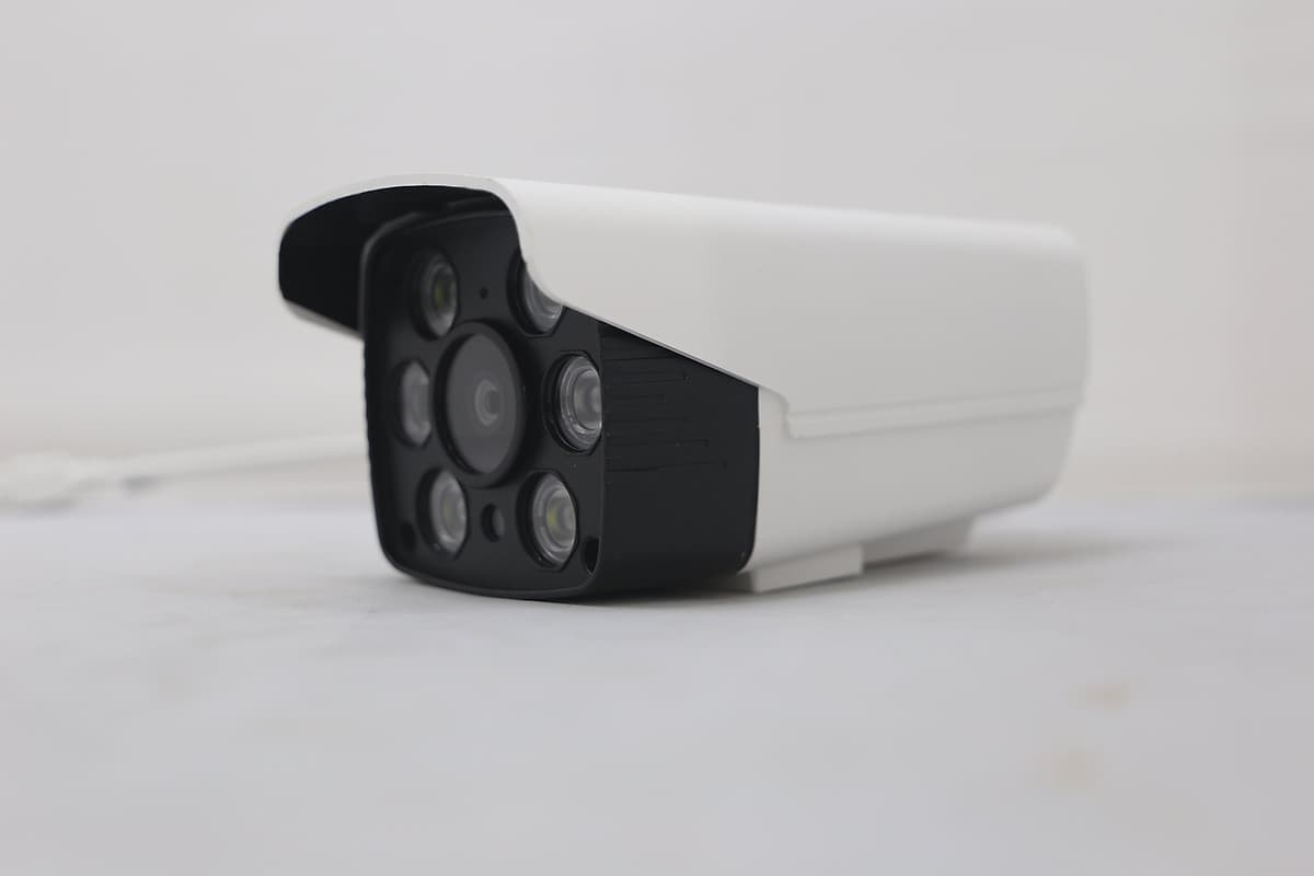 Camera Yoosee Ngoài Trời 6 Đèn 1.0Mpx - Hàng nhập khẩu