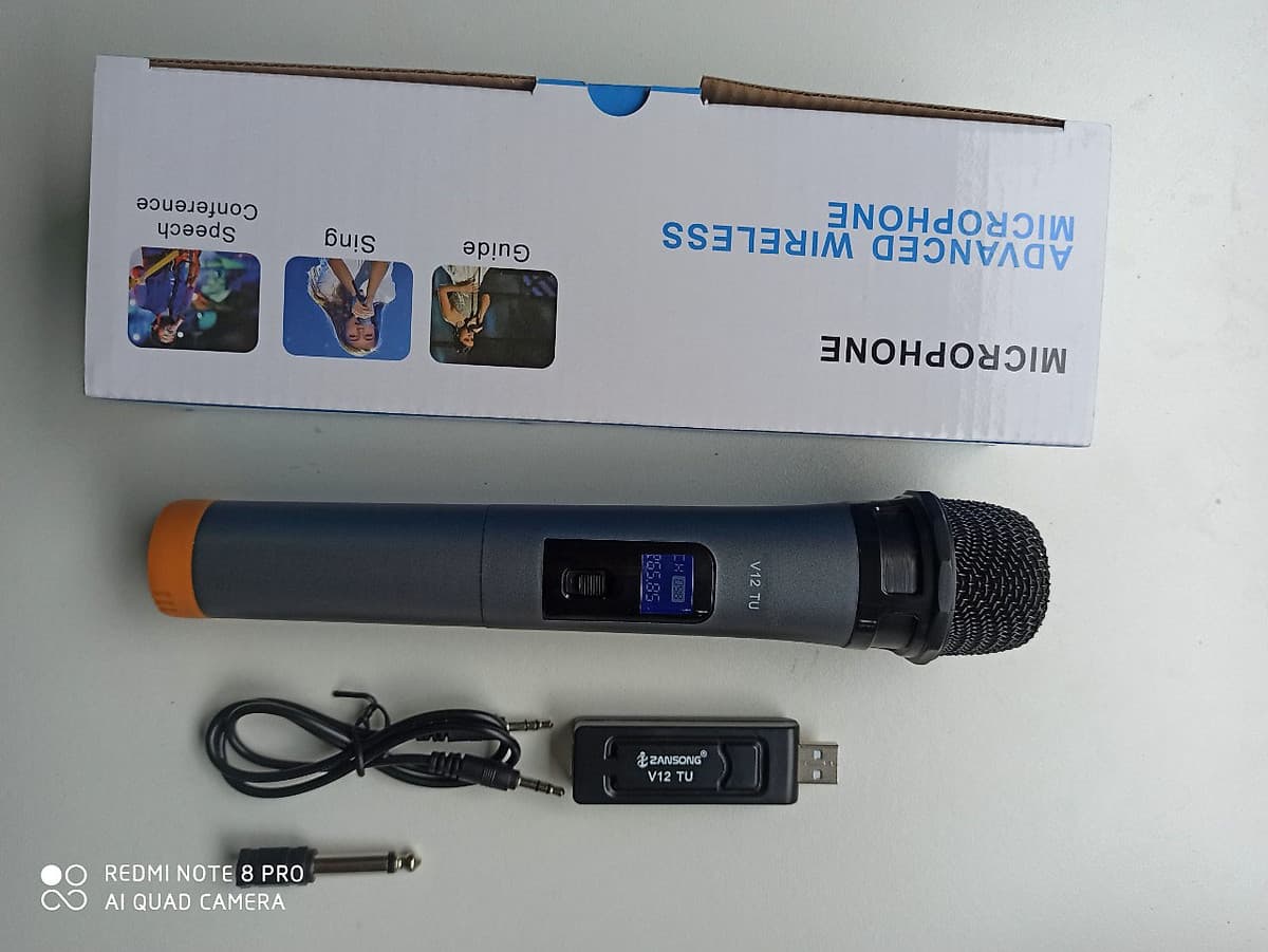 Bộ micro UHF dùng cho loa kéo , dàn âm thanh , hát karaoke V12 ( Hàng nhập khẩu )