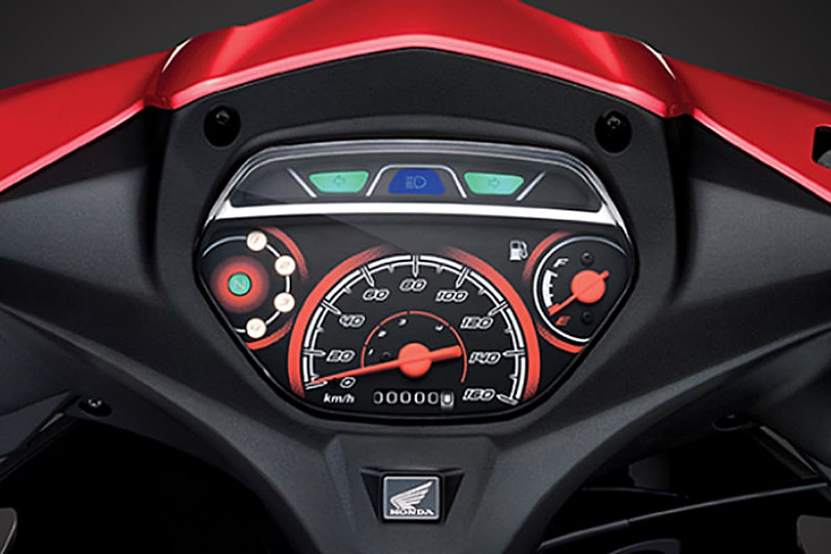 Xe Honda Blade 2018 - Phanh Cơ, Vành Nan Hoa