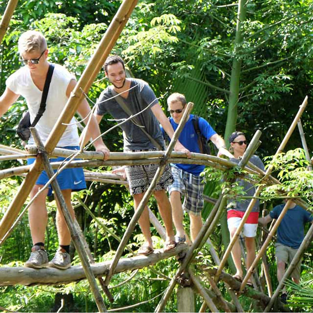 Tour Cao Cấp: Mỹ Tho - Bến Tre 1 Ngày, Cơm Phần Đặc Sản, Khởi Hành Hàng Ngày