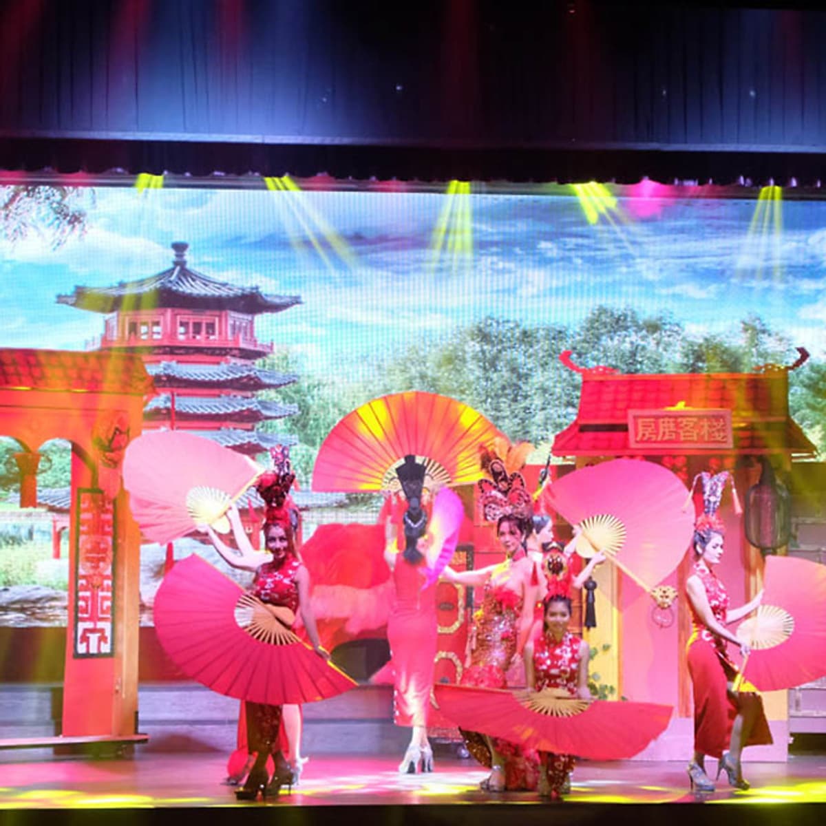 Vé Xem Show Playhouse Magical Cabaret Ở Bangkok, Thái Lan