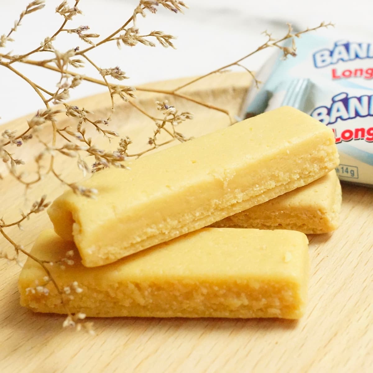 Bánh sữa Long Thành Lothamilk - Vị ngon từ sữa bò tươi (140g)