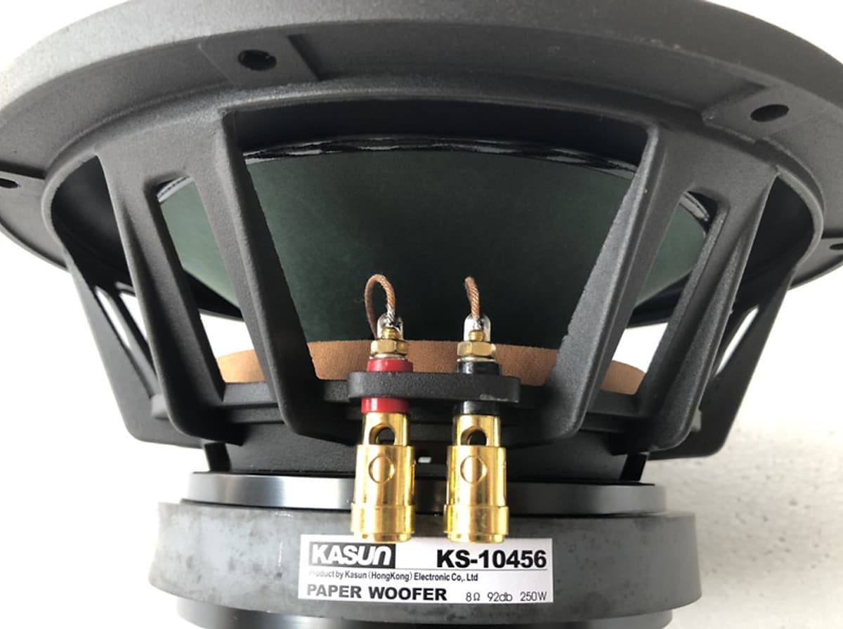 1 Loa bass 25 cao cấp Kasun, hàng nhập khẩu, có độ nhạy cực cao, đáp ứng tuyến tính tốt, giúp loa có thể tái tạo hoàn hảo âm sắc đưa đến từ thiết bị phát