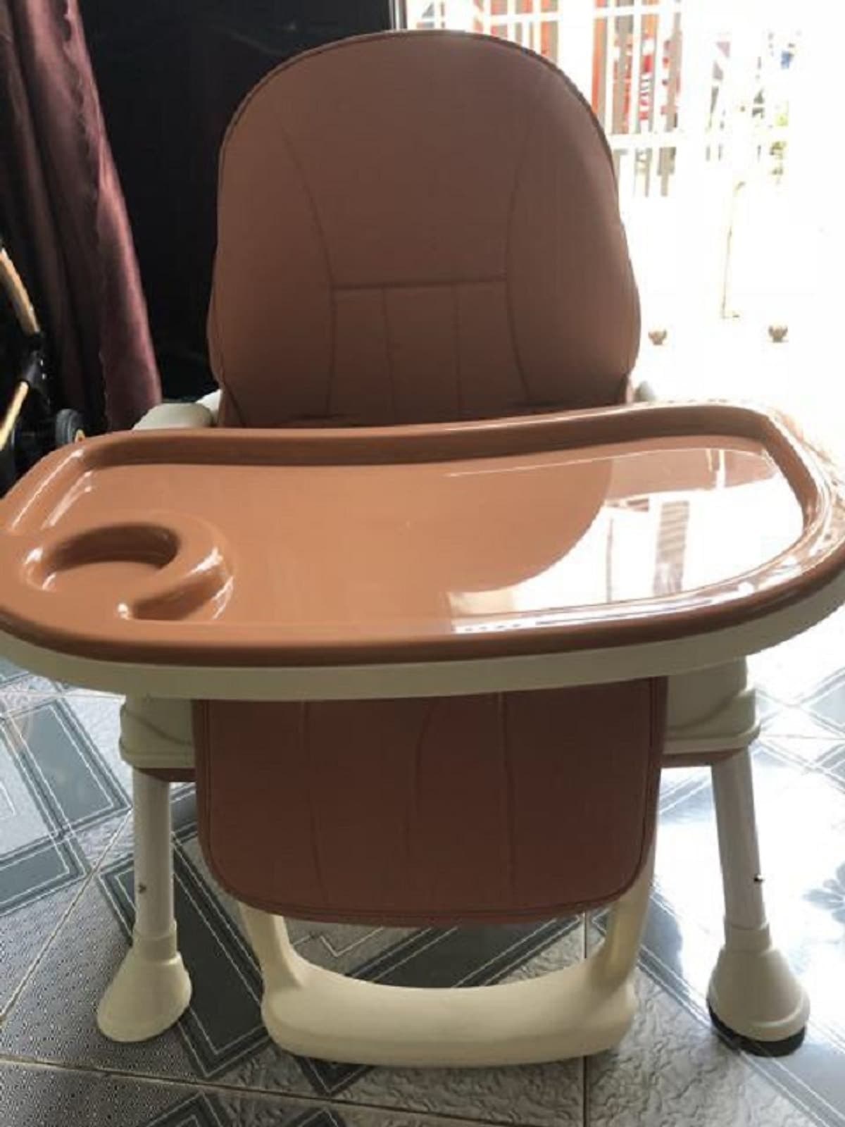 Ghế ăn dặm Đa năng cho Bé với 07 tính năng- 03 chế độ mang lại sự khác biệt, CÓ ĐỆM VÀ BÁNH XE- Màu Nâu sữa