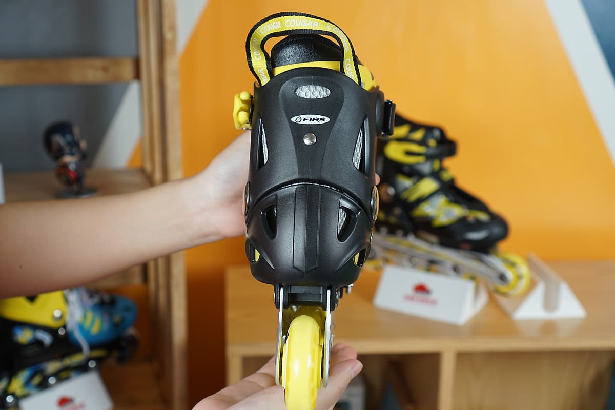 Giày Trượt Patin Trẻ Em Cougar 835L