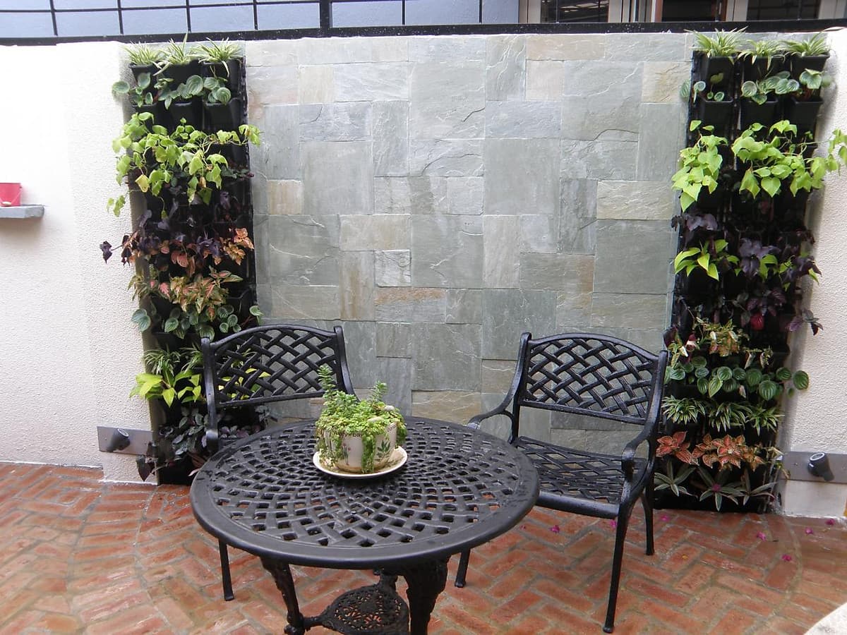 1m2 Vườn tường HOLO - Khung chậu nhựa trồng cây trồng rau trồng hoa trên tường - Nhiều màu (10 khung + 30 chậu)