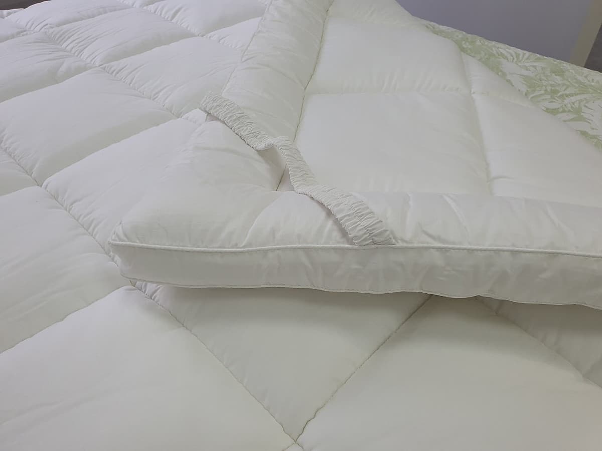 Topper Everon White