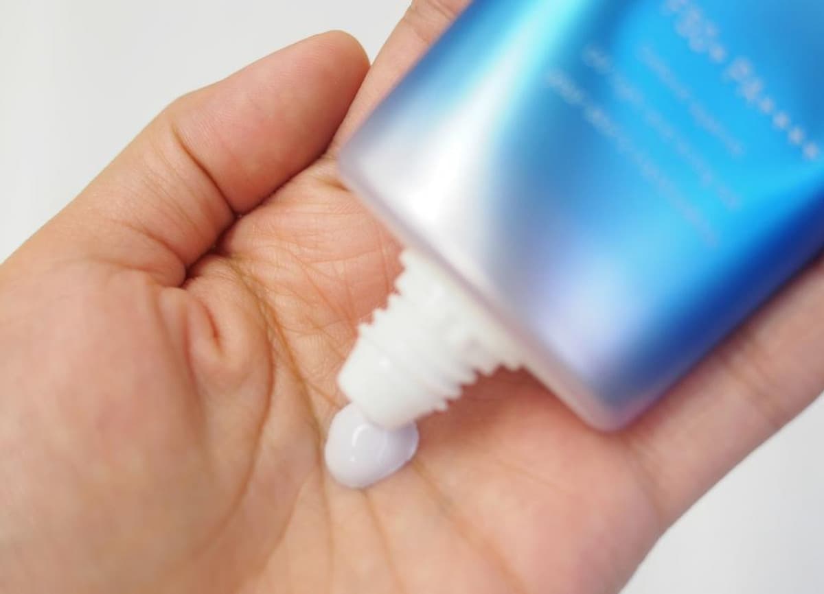 Tinh Chất Chống Nắng Hiệu Chỉnh Sắc Da Sunplay Skin Aqua Tone Up UV Essence SPF50+ PA++++ (50g)
