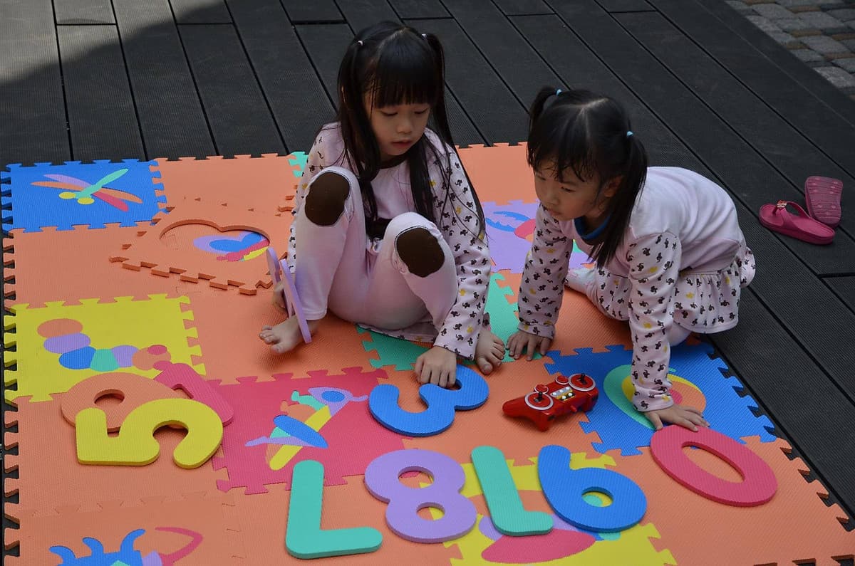 Thảm xốp lót sàn cho bé - đơn màu (10 miếng, diện tích 1m2) Smile Puzzle _KHÔNG MÙI TIÊU CHUẨN CHÂU ÂU