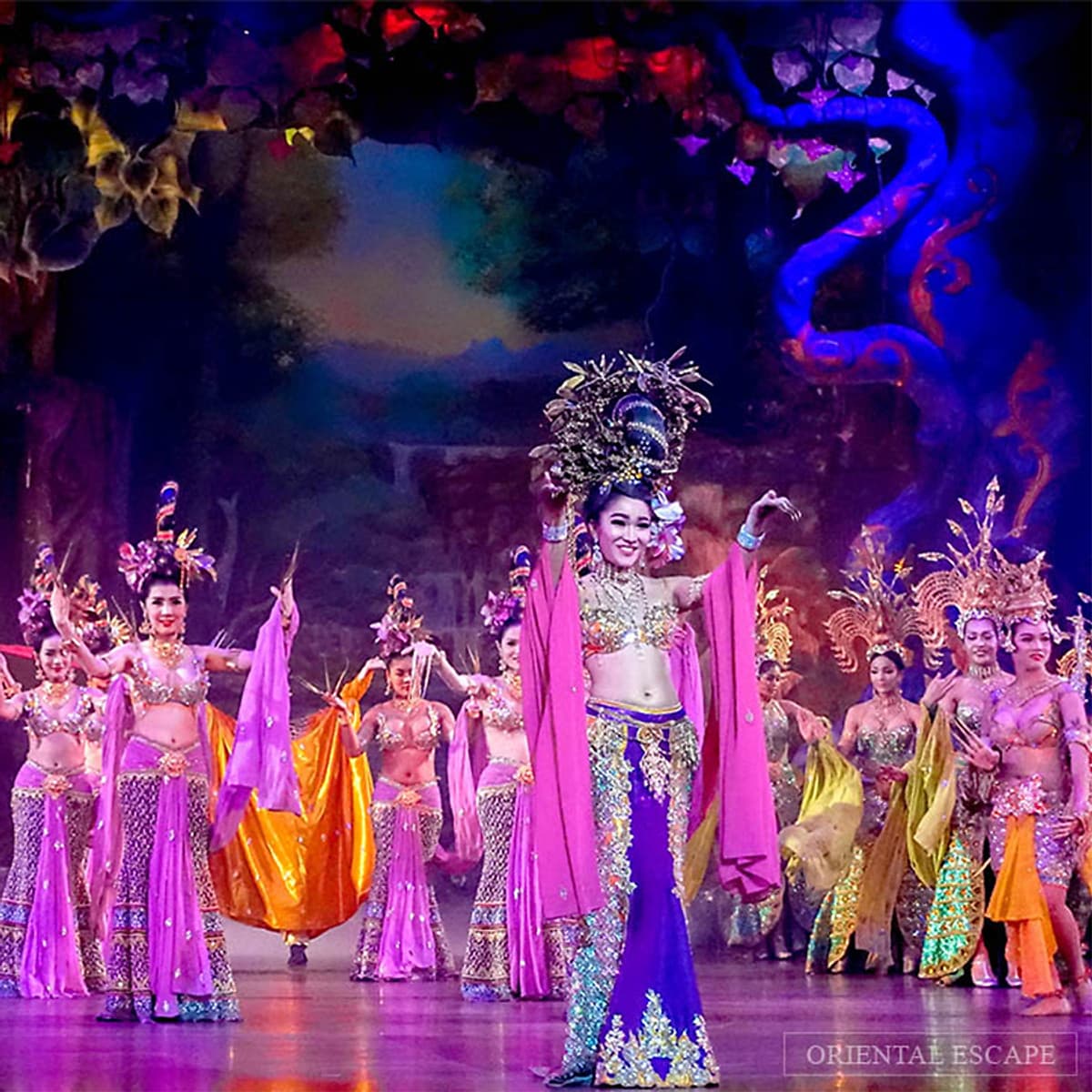 Vé Xem Alcazar Cabaret Show Ở Pattaya, Thái Lan - Ghế VIP