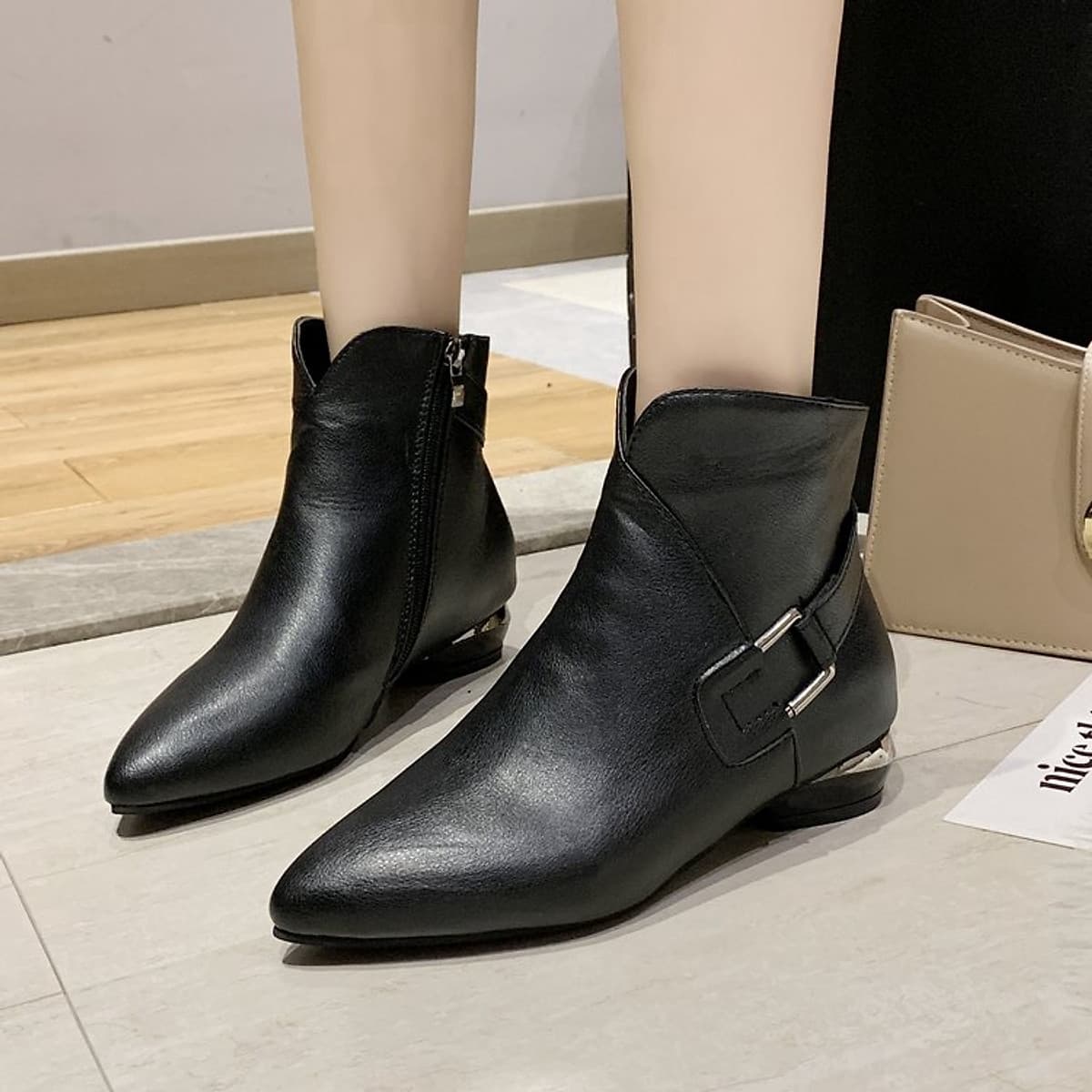 Giày bốt Martin thắt dây thời trang nữ cá tính