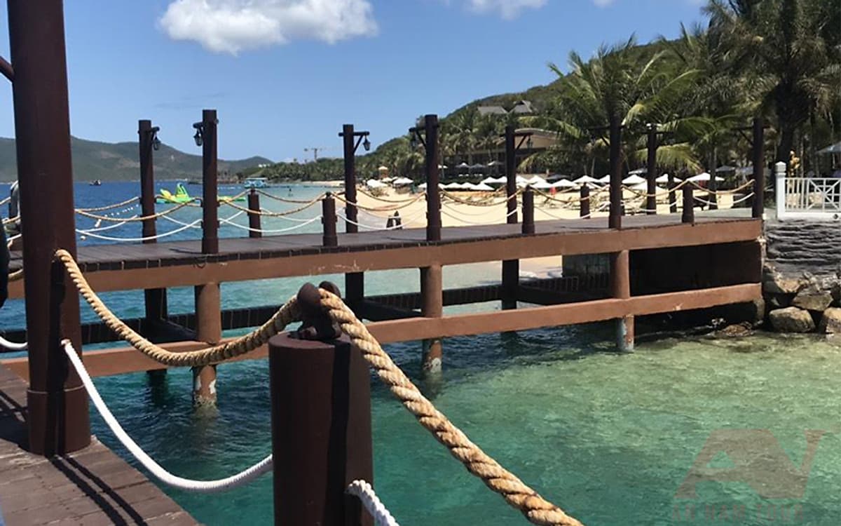 NHA TRANG: Tour Hòn Tằm 1 Ngày Cao Cấp Trải Nghiệm Khu Phức Hợp Tắm Bùn Khoáng Trên Đảo Lớn Nhất Việt Nam | Giá Tour Đã Bao Gồm Xe Đưa Đón Tại Khách Sạn + Canoe Di Chuyển Ra Đảo + Ăn Trưa + Hướng Dẫn Viên