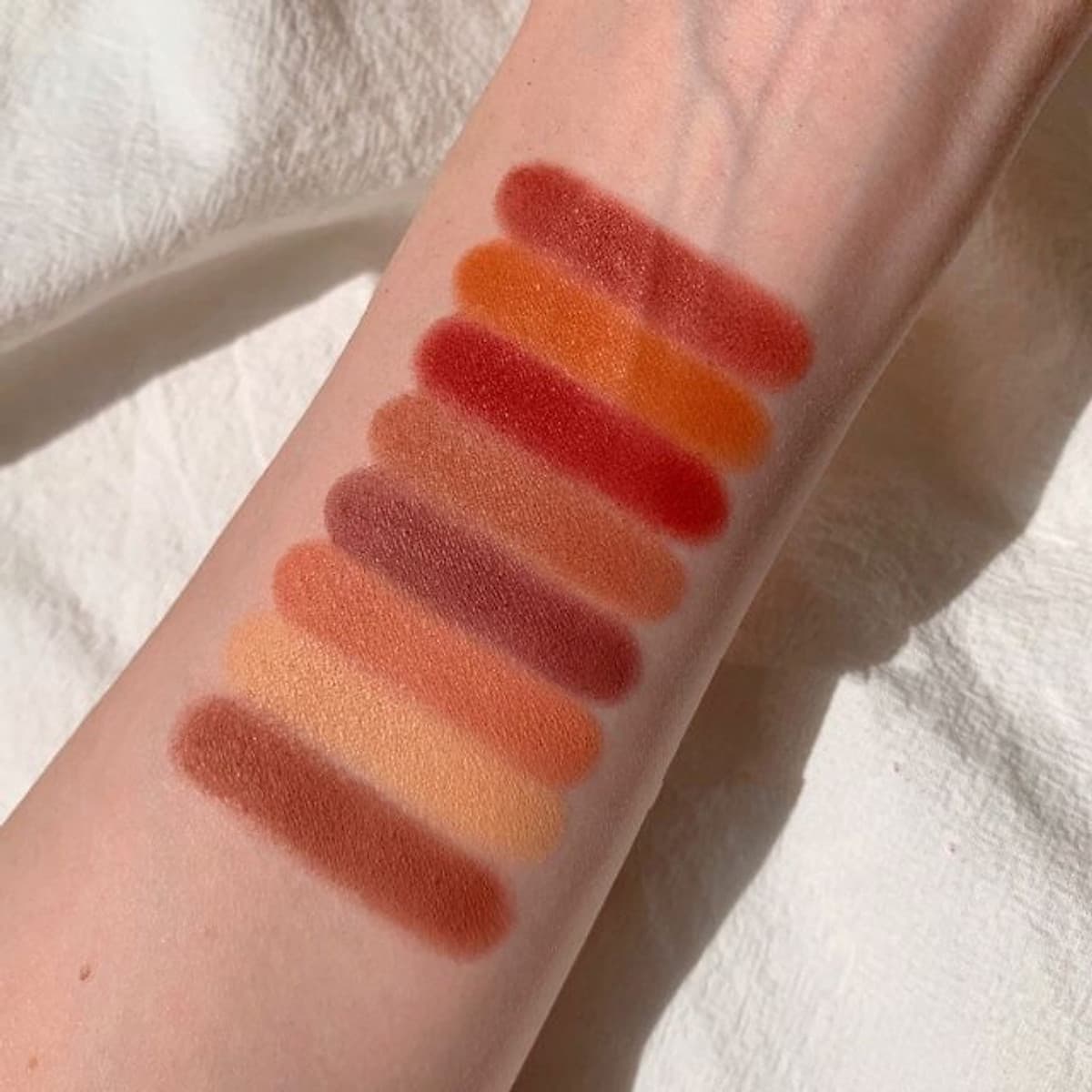 BẢNG PHẤN MẮT 35 MÀU COCO VENUS hãng DIKALU bản DUPE BHCOSMETICS